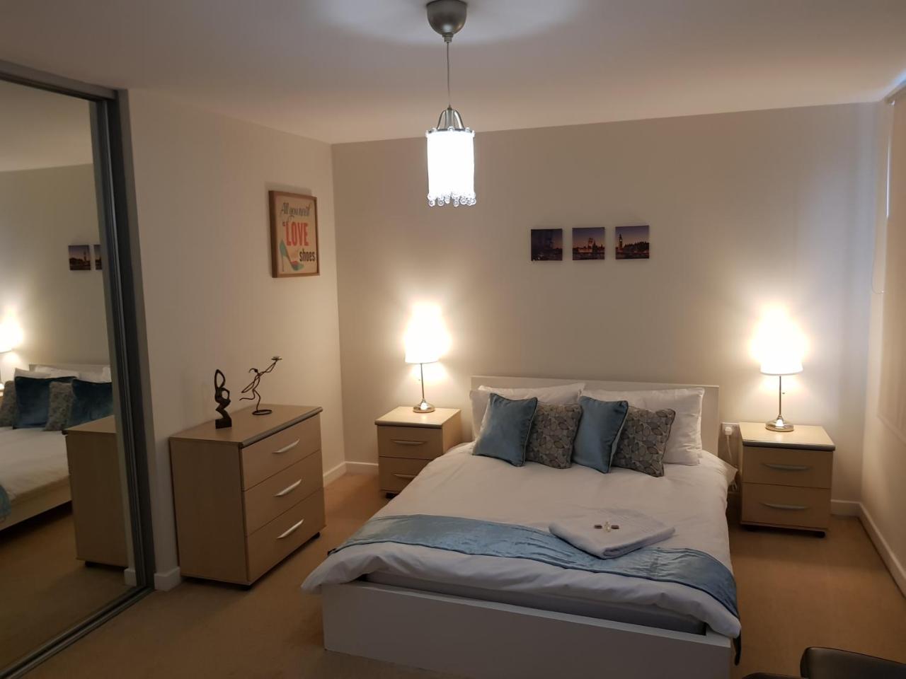 Royal Crossharbour Apartment Лондон Екстер'єр фото