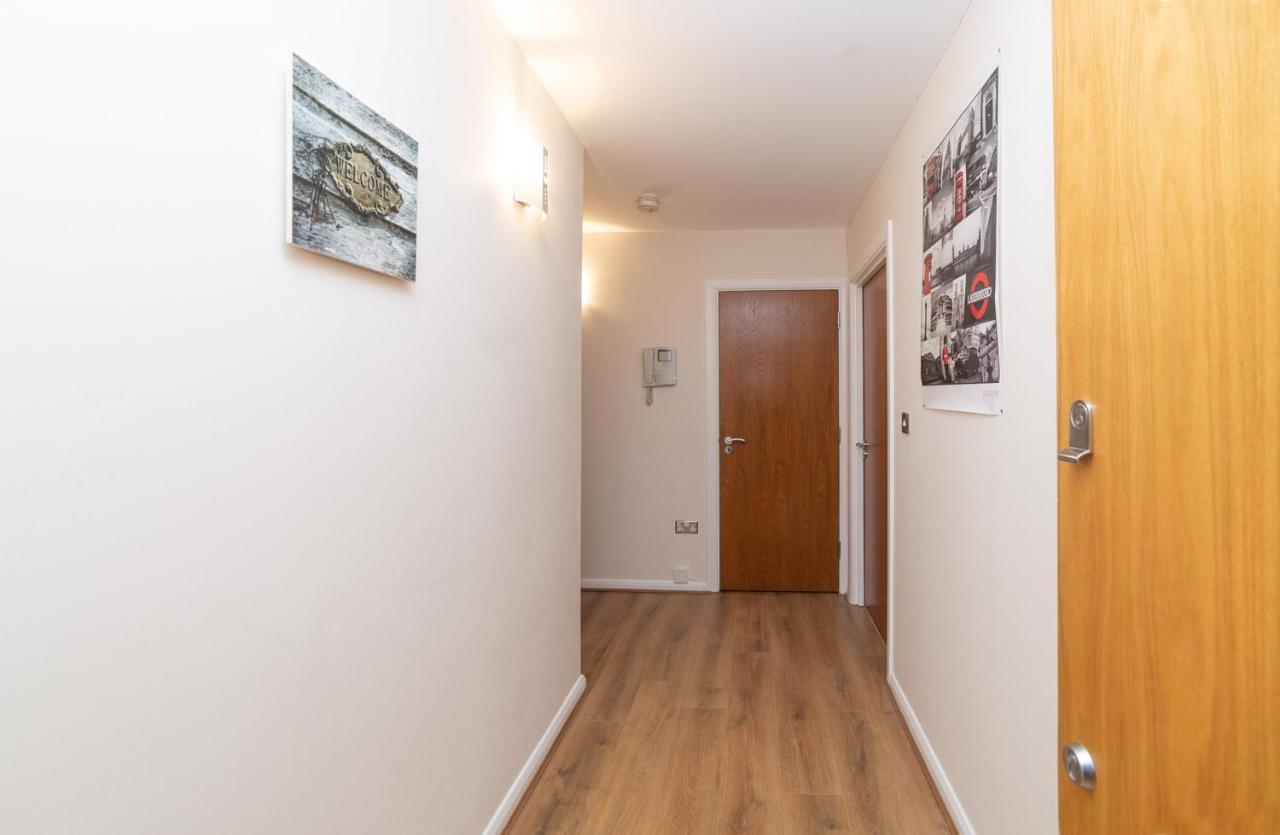 Royal Crossharbour Apartment Лондон Екстер'єр фото